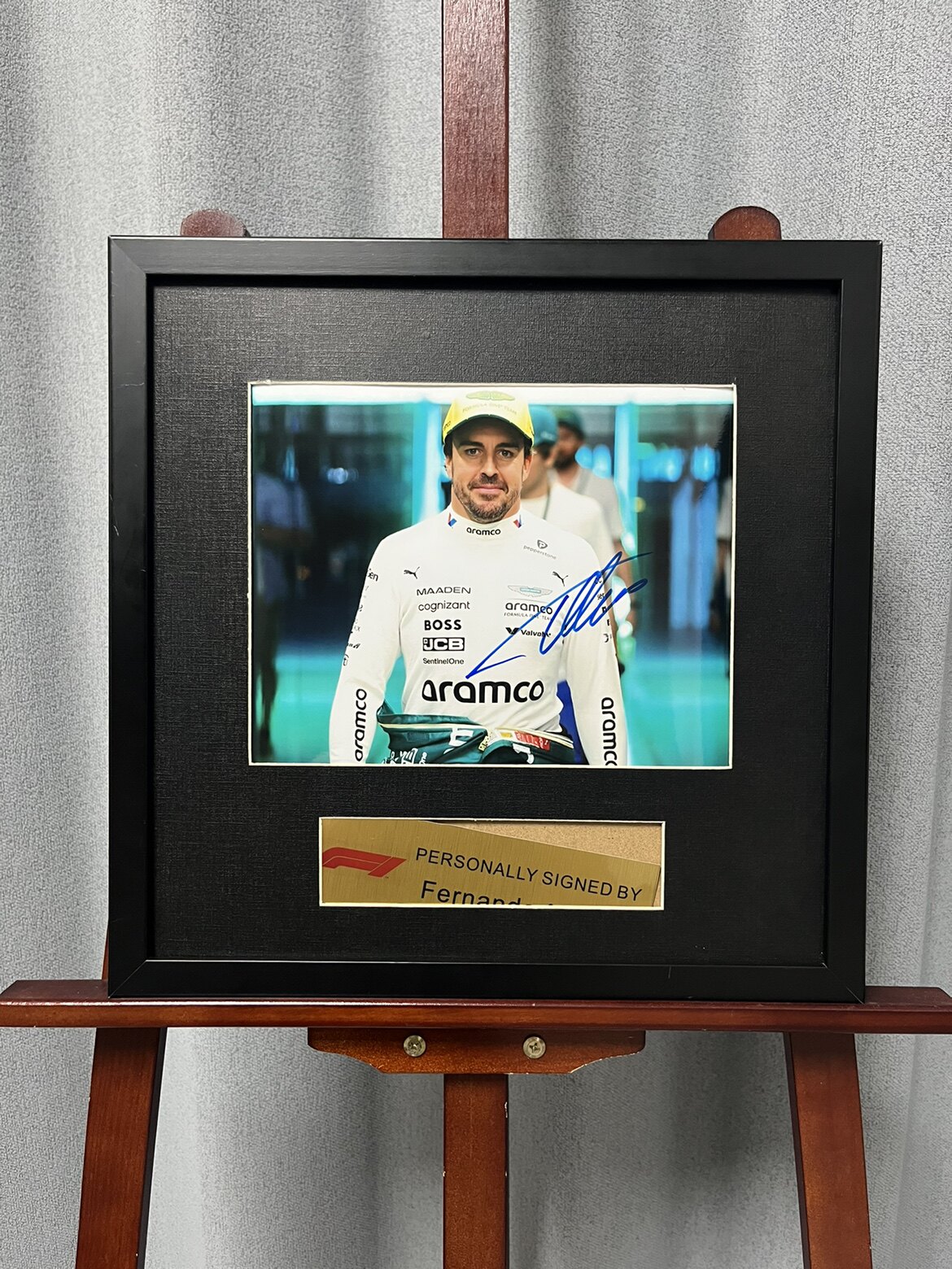 阿隆索亲笔签名十寸裱框大照片 f1车手 摆台挂墙装饰画