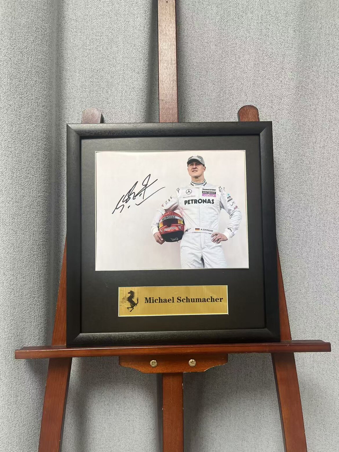 舒马赫亲笔签名十寸裱框大照片  F1车手 摆台挂墙装饰画收藏