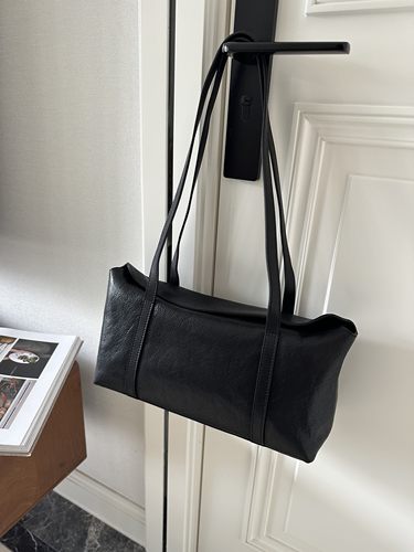 ZOEYLEE 头层植鞣牛皮 翻盖腋下包 简约ins设计感休闲单肩包