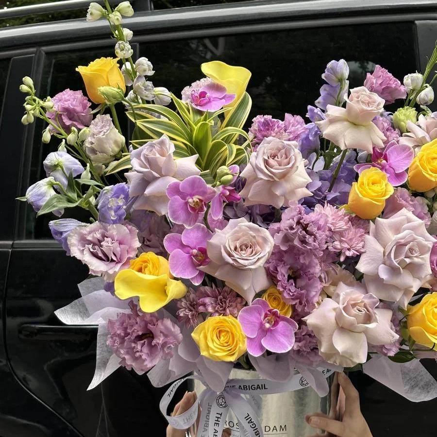 平安夜圣诞节鲜花上海同城鲜花速递生日花束送老婆闺蜜女友抱抱桶