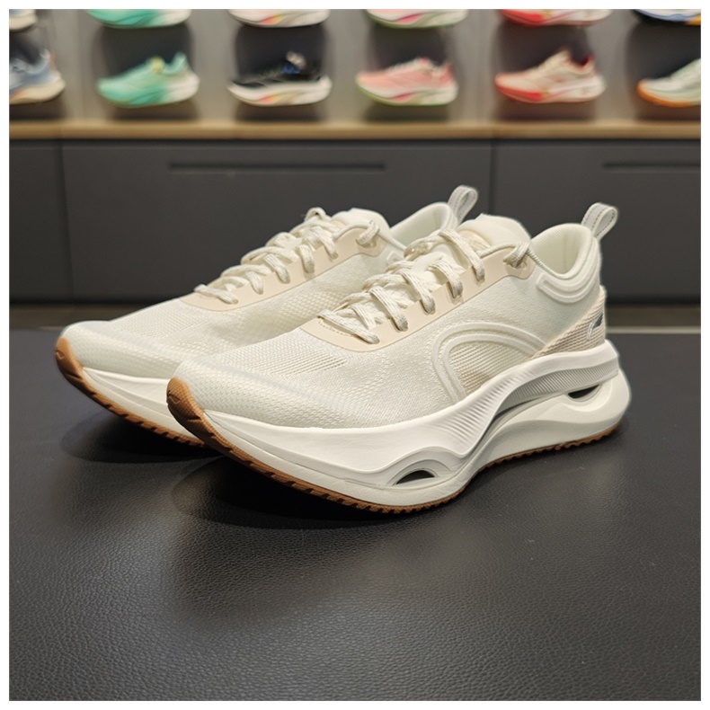 李宁跑鞋女鞋2025新品惊鸿女子反光缓震保护耐磨运动鞋ARHU006