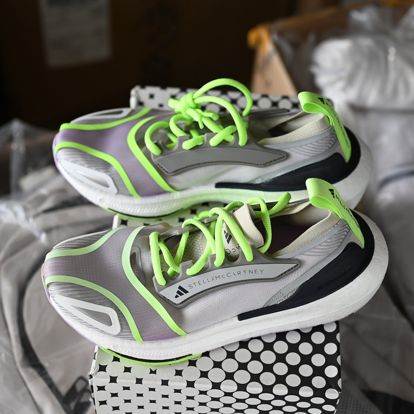 Adidas/阿迪达斯 aSMC UB 23 女子透气减震防滑运动跑步鞋 ID1904