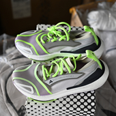 女子透气减震防滑运动跑步鞋 Adidas ID1904 阿迪达斯 aSMC