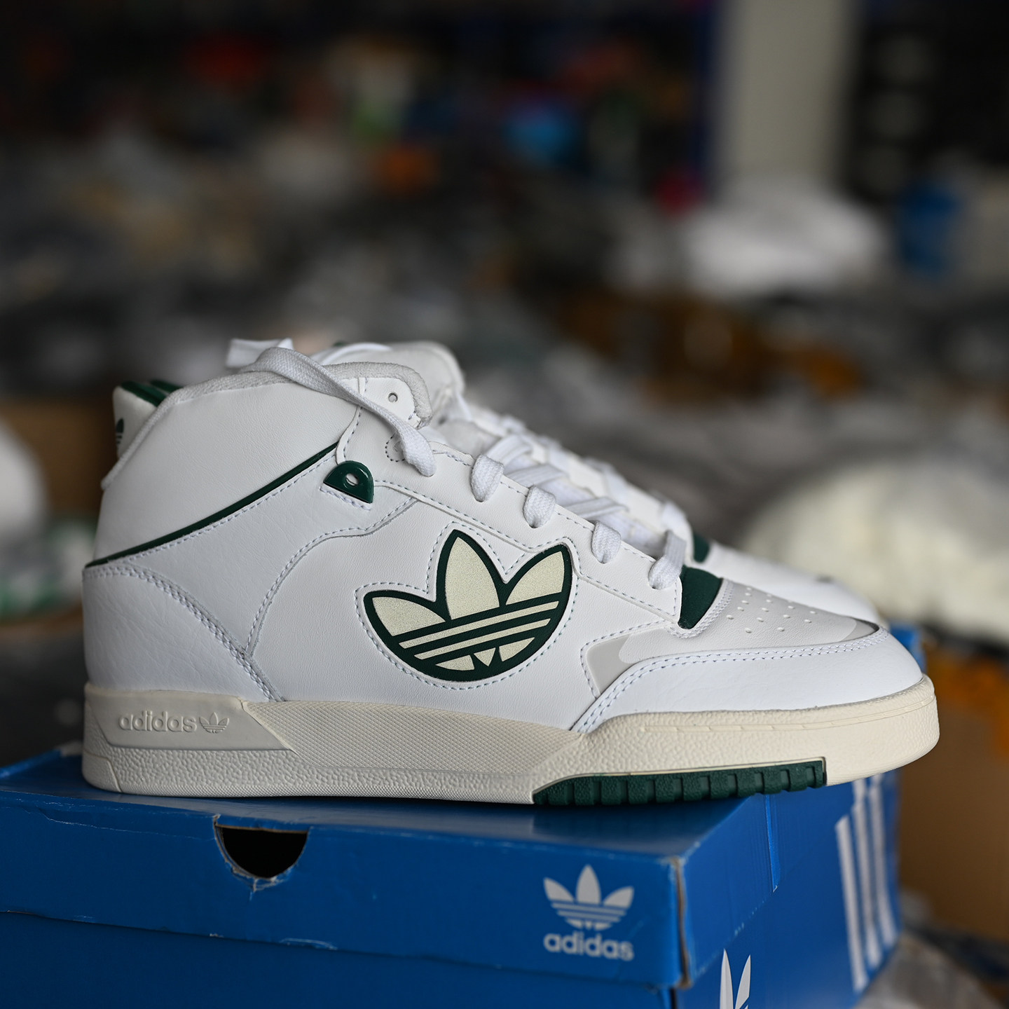 阿迪达斯复古中帮男女休闲鞋