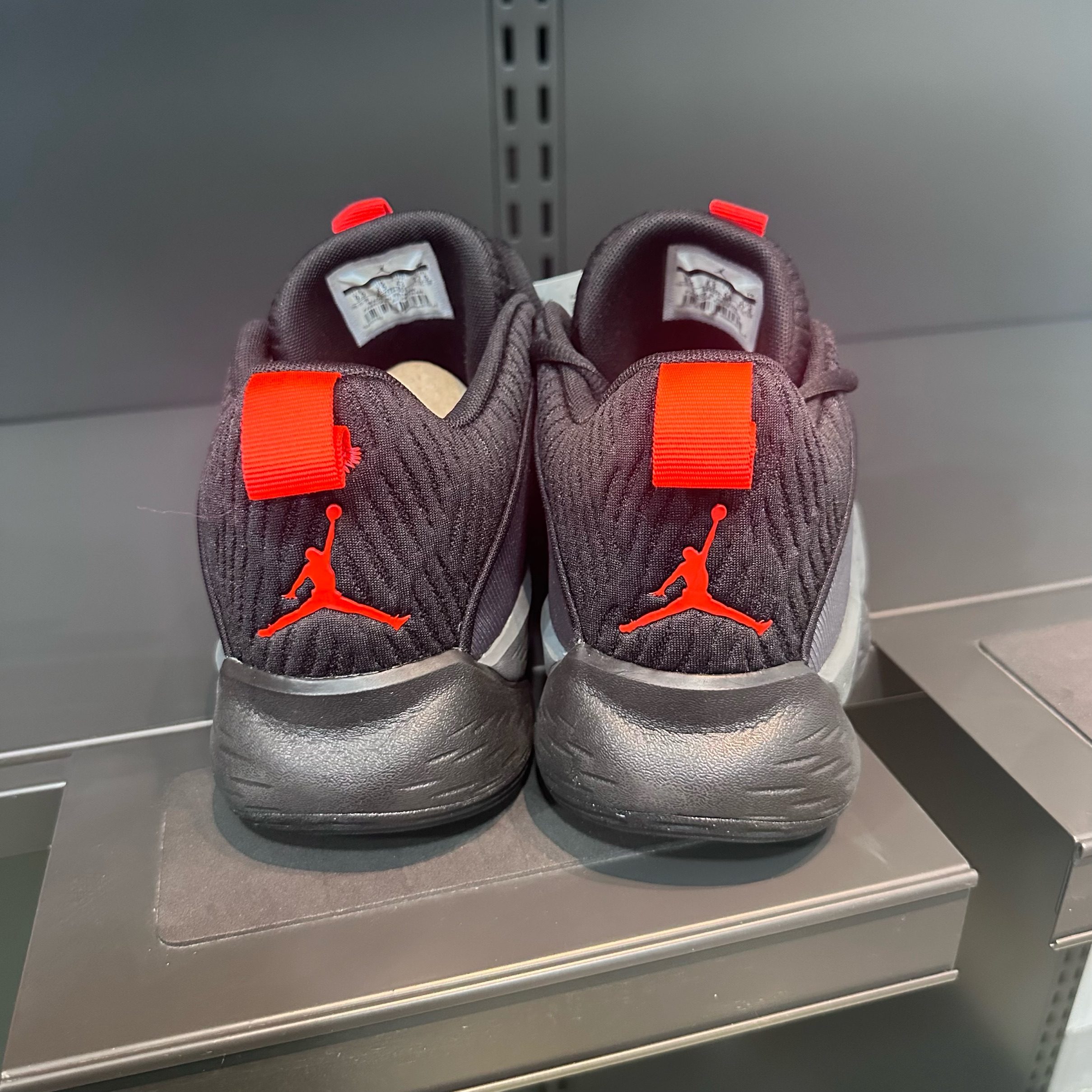 Jordan男子运动篮球鞋