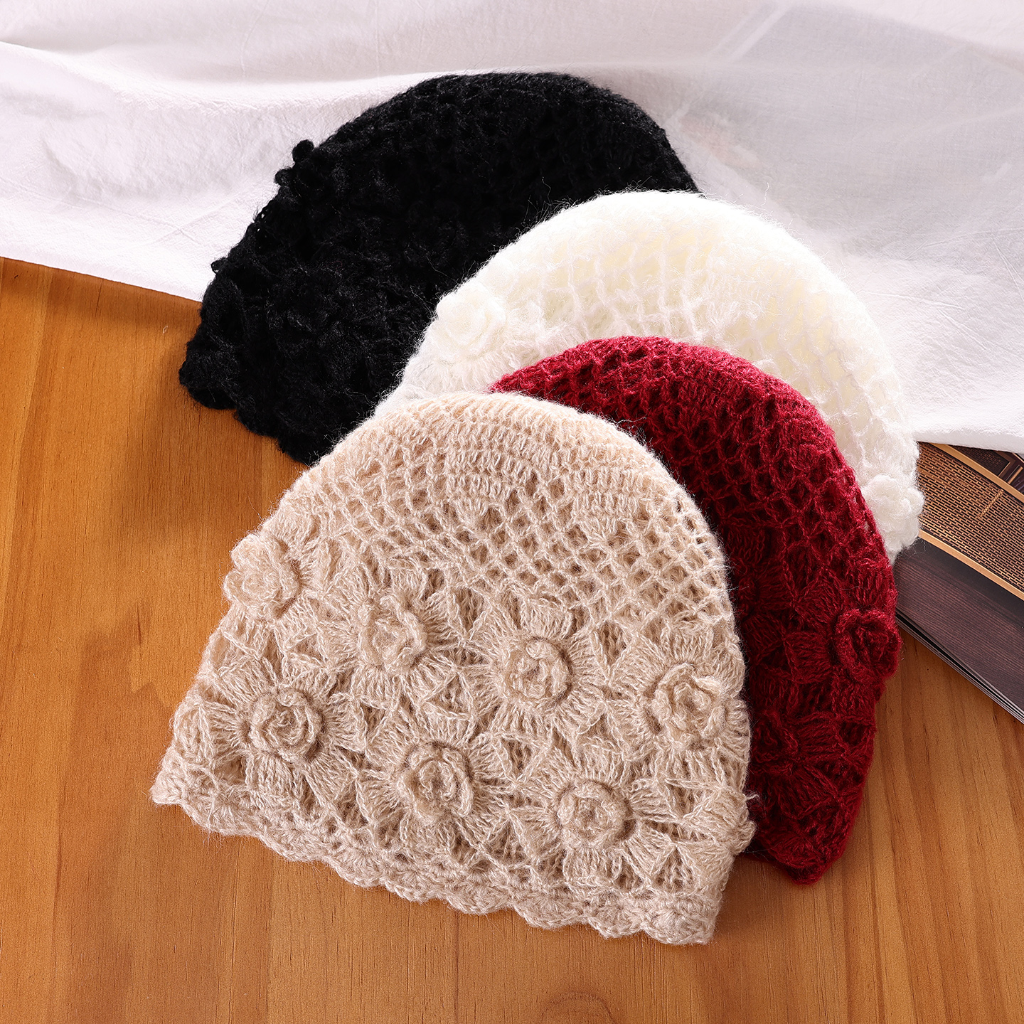 手工编织镂空立体花朵包头帽女秋冬双层保暖护耳帽羊毛针织毛线帽