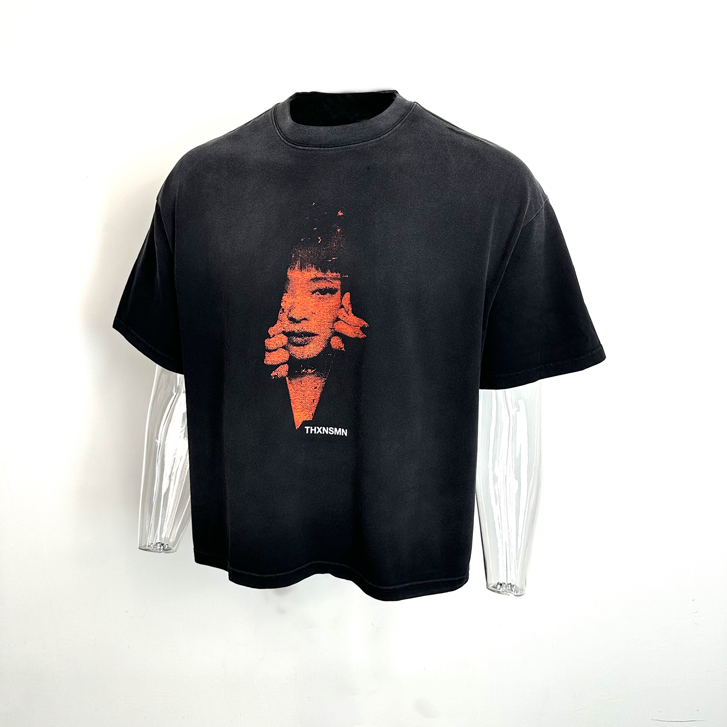 小领口渐变水洗短宽人像t