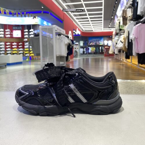 adidas阿迪达斯女子WHISPER GLIDE HYPE运动休闲鞋 KZ9639