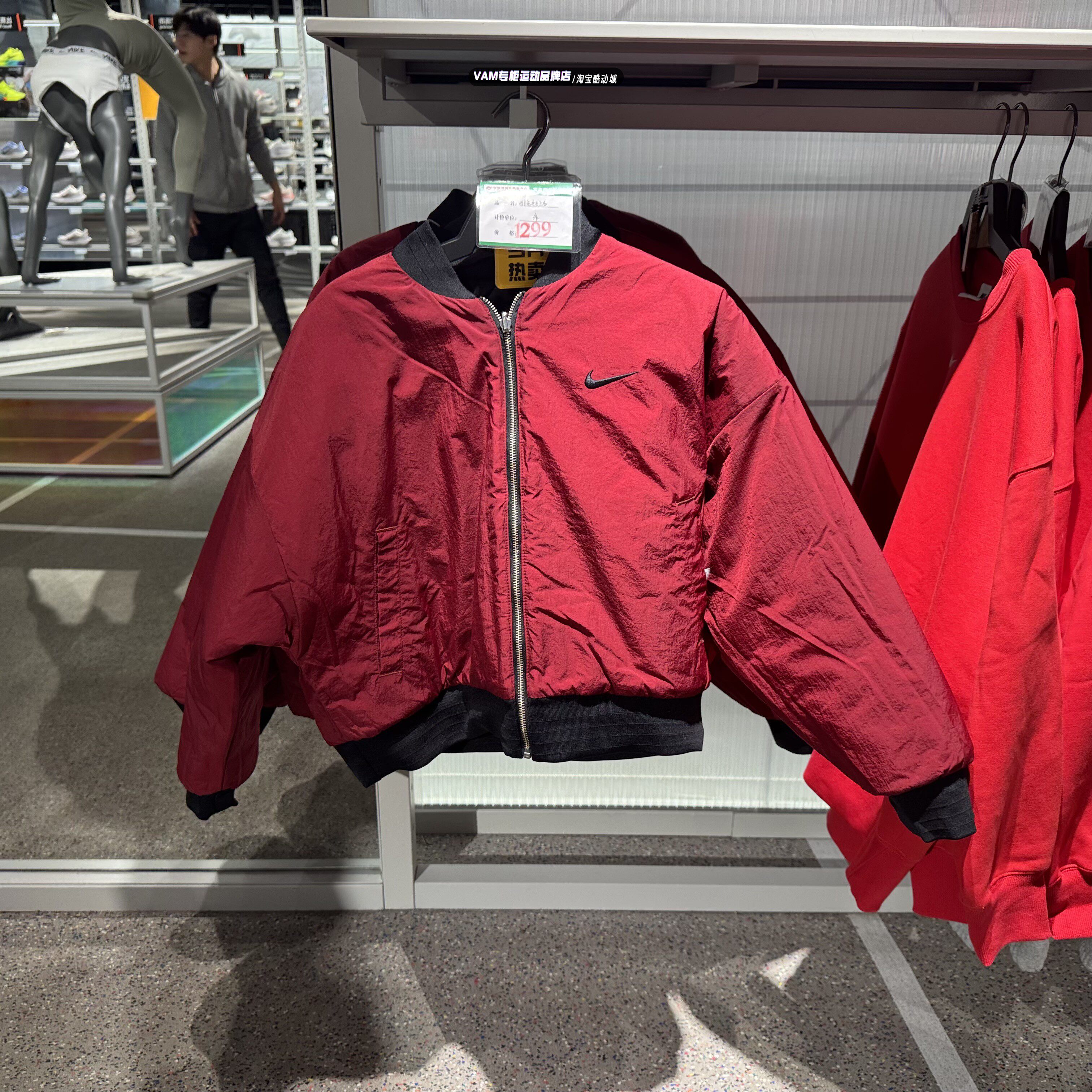 nike耐克女子蛇年限定新年款CNY双面穿棒球服棉服外套 HV8469-010