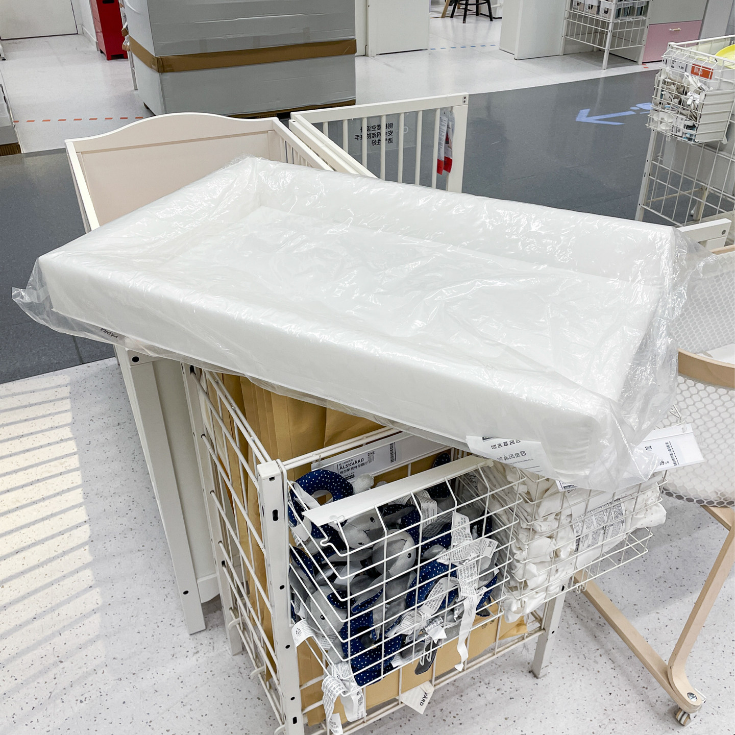 IKEA宜家婴儿换衣垫柔软亲肤便携