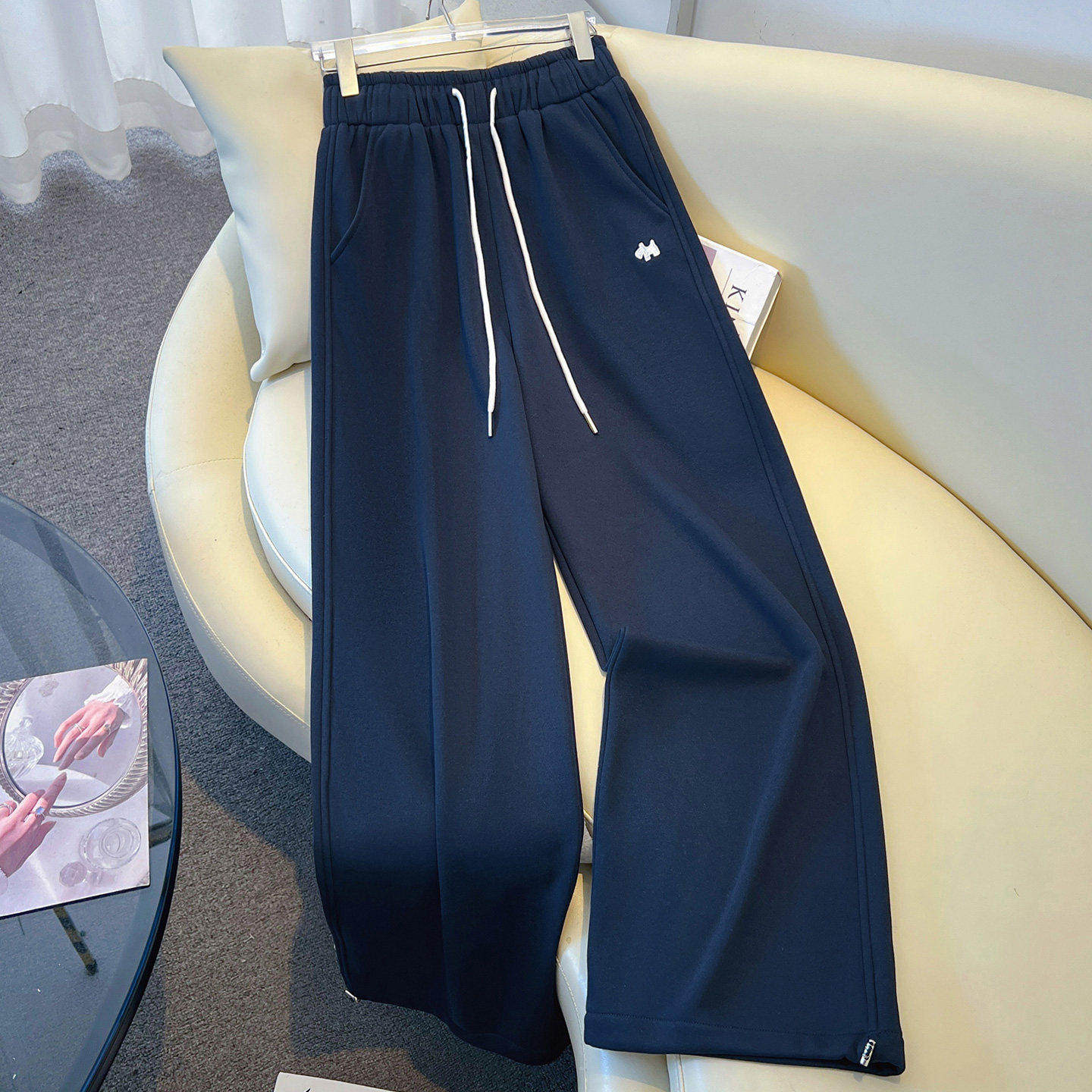 拉夏贝尔宽松阔腿女2026年春秋新款藏青色加绒设计感刺绣拖地裤子,女装/女士精品,卫裤,淘宝优惠券,粉丝福利购,淘宝优惠卷