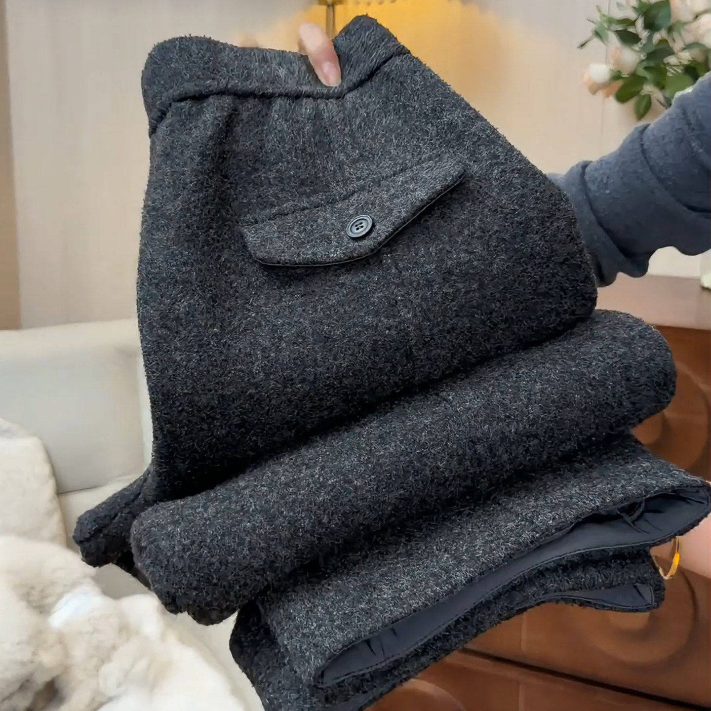 拉夏贝尔深灰色毛呢休闲弯刀裤女2025冬季新款加绒加厚糯米阔腿裤,女装/女士精品,休闲裤,淘宝优惠券,粉丝福利购,淘宝优惠卷