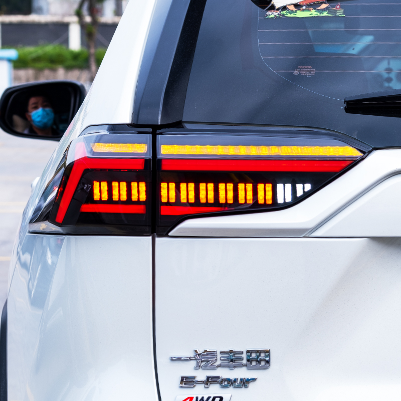 RAV4荣放改装LED流光尾灯总成