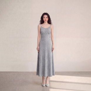 艾格新品 度假穿搭舒适长裙子灰色碎花吊带连衣裙带胸垫收腰A字裙