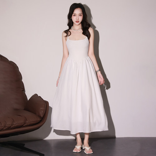 艾格温柔U领吊带连衣裙女2025年