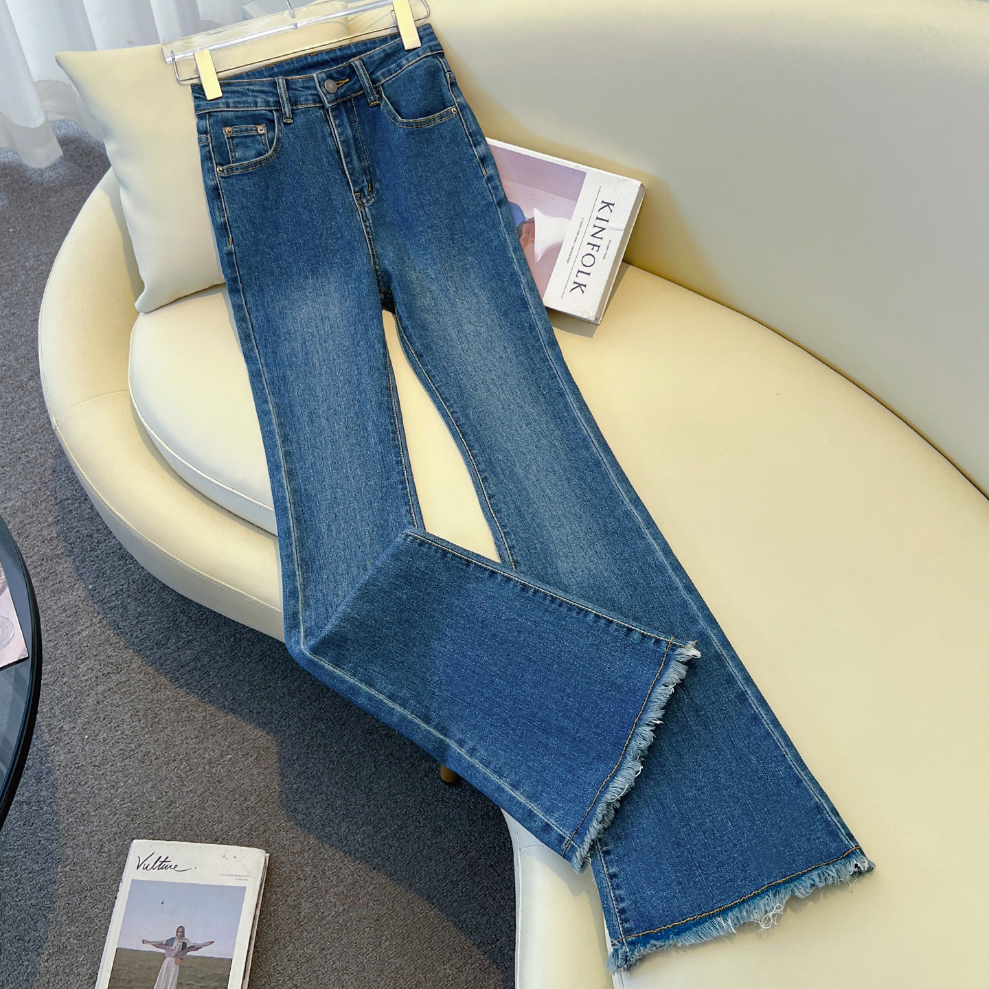 艾格高腰弹力微喇牛仔裤女2025秋冬新款修身显瘦毛边马蹄喇叭裤子