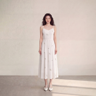 艾格法式 连衣裙 温柔风精美刺绣吊带裙女白色收腰长裙度假风中长款