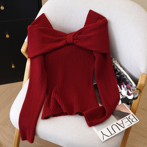 艾格红色毛衣高级感长袖上衣2025秋冬甜美风一字肩蝴蝶结针织衫女