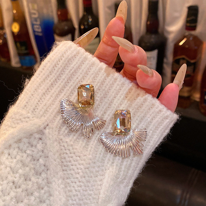 法式优雅水钻银杏叶吊坠耳钉2026新款绝美设计感耳环气质百搭耳饰,饰品/流行首饰/时尚饰品新,银饰耳饰,淘宝优惠券,粉丝福利购,淘宝优惠卷