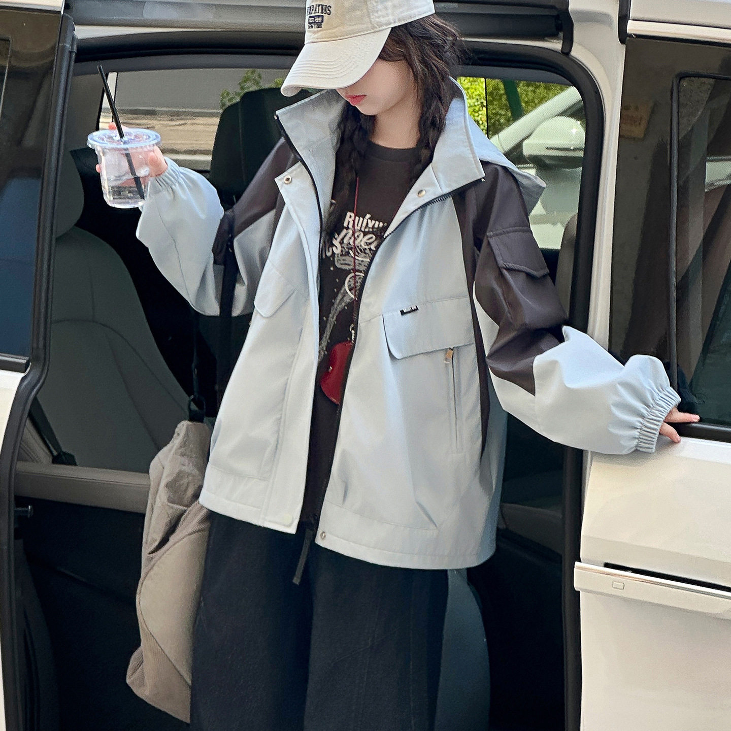 女童冲锋衣风衣外套2026新款秋款洋气时髦中大童学生女孩连帽潮流