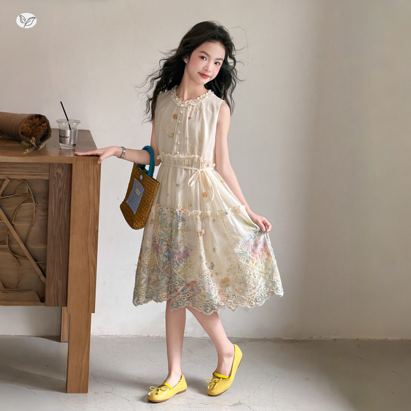 女童夏季无袖连衣裙2026新款中大童绣花背心裙儿童度假风花边裙子