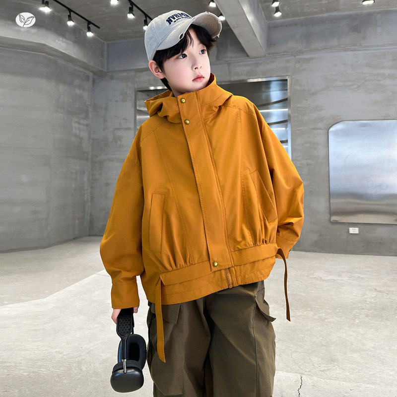 男童工装冲锋衣外套2026秋季新款中大童连帽夹克衫防风儿童户外服