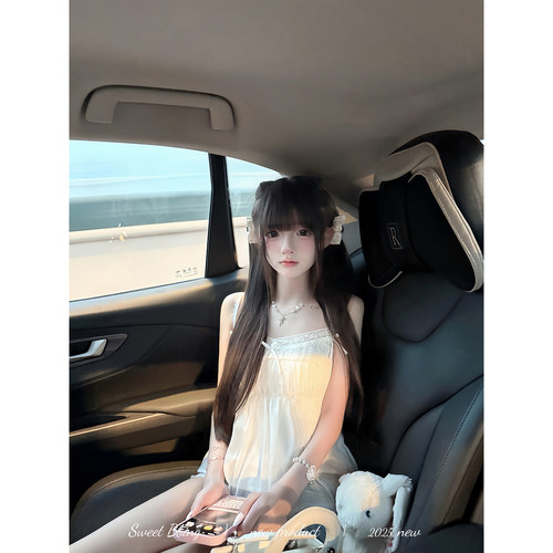 柔柔少女蕾丝拼接纯欲修身小吊带