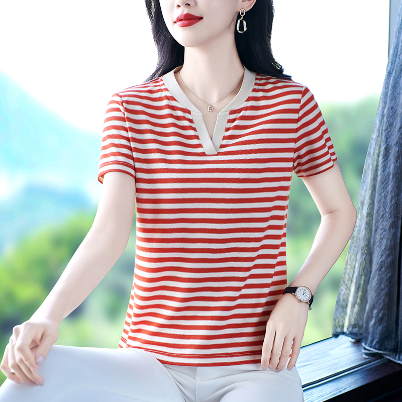 2025夏装新款宽松大码中年妈妈条纹短袖t恤女装半袖V领洋气上衣服
