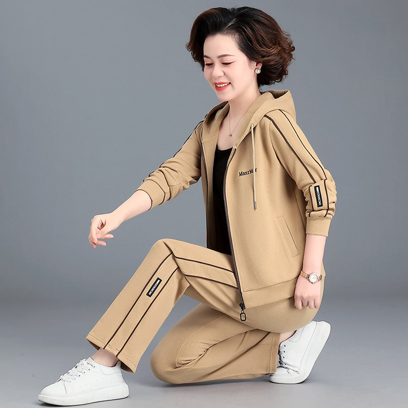 中老年运动服套装女春秋三件套大码洋气外套休闲上衣中年妈妈春装