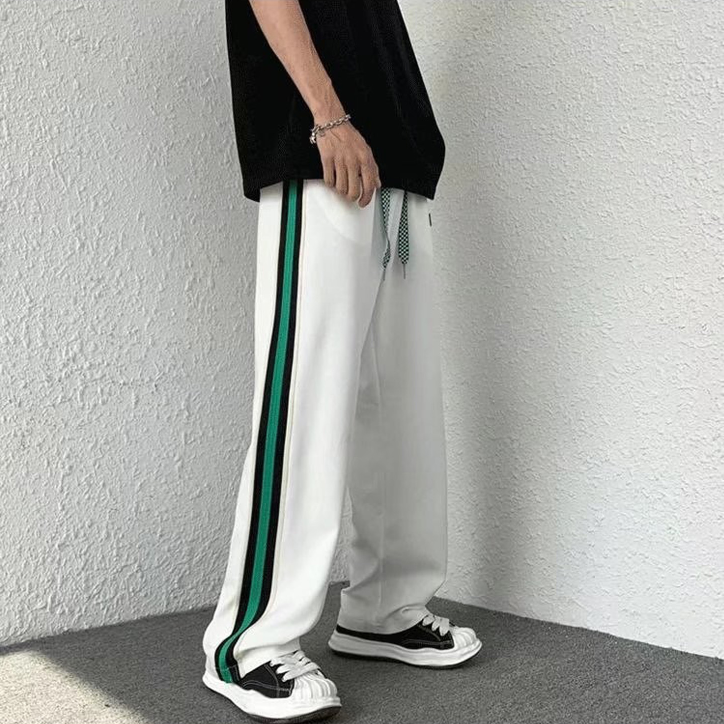 男士夏日轻薄裤子白色韩里韩气的穿搭2025新款今年流行爆款休闲裤
