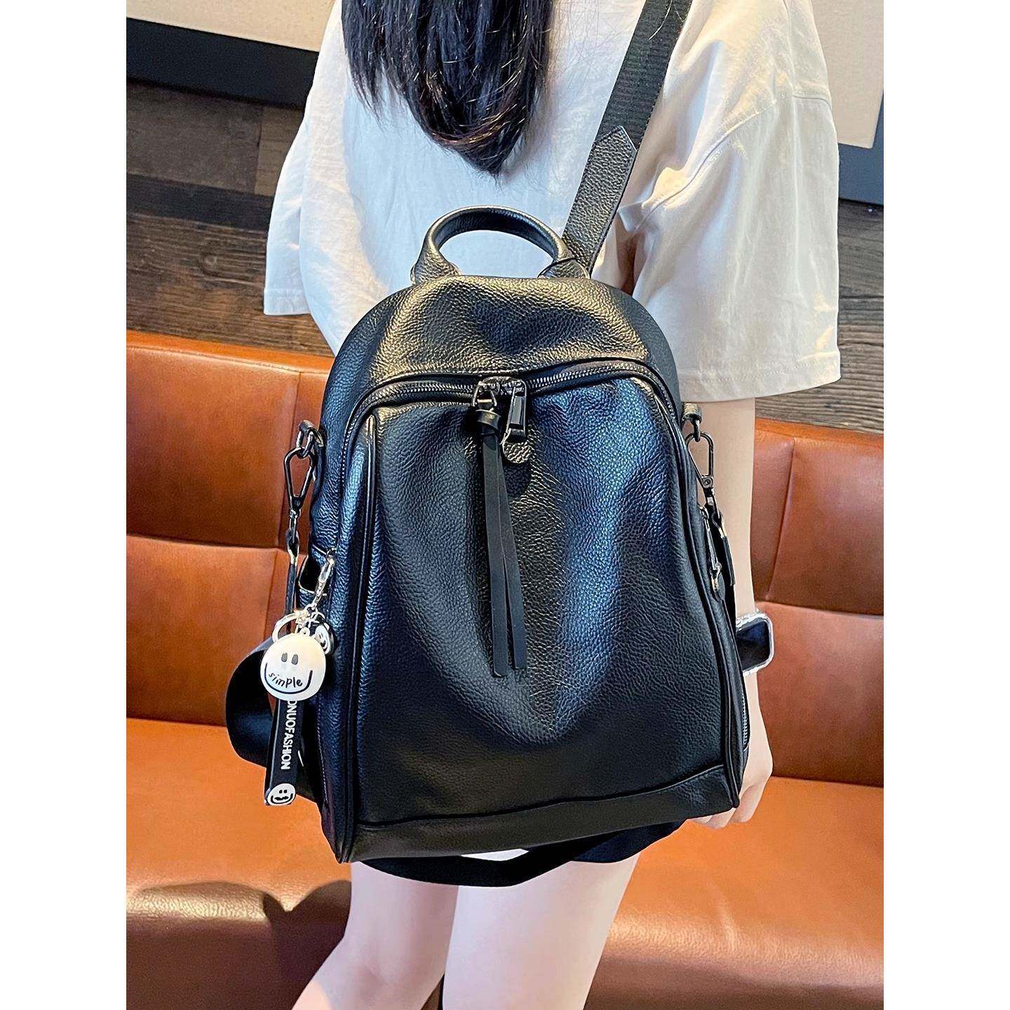 香港双肩包女2025新款时尚真皮旅行背包大容量高级感轻便女士书包