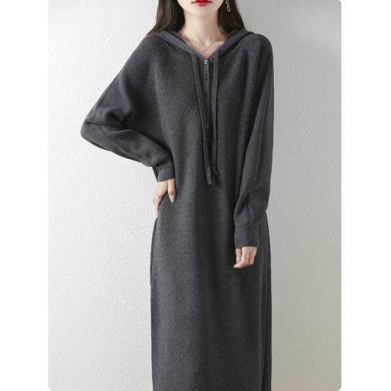 专柜针织连衣裙女秋冬优雅中长款连帽毛衣裙加厚保暖宽松长款毛衣