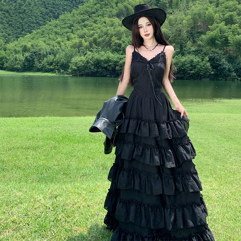 实拍蕾丝拼接V领吊带连衣裙蛋糕长裙年会装成人礼服生日约会裙