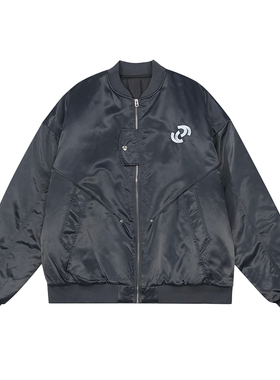 切割拼接工艺刺绣logo个性打钉点缀解构刺绣棉服外套夹棉夹克