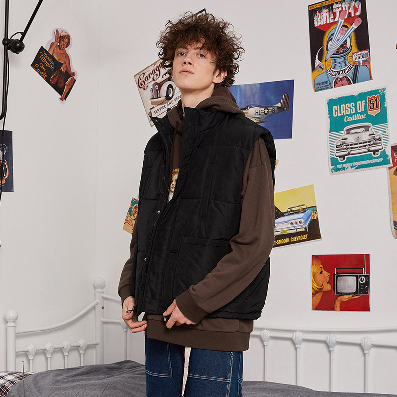 aiken/爱肯2019秋冬新款趣味贴布立领马甲男宽松棉衣棉服外套