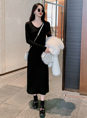 连衣裙女2025年秋冬新款时尚慵懒V领显瘦内搭黑色长袖气质打底裙