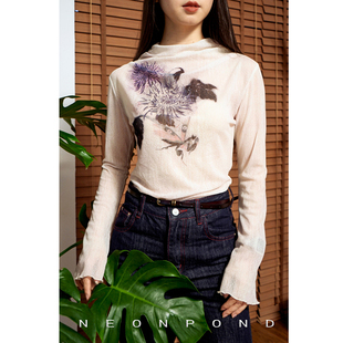 NEONPOND天池秘境 白瓷兰花螳螂印花网纱打底低领上衣