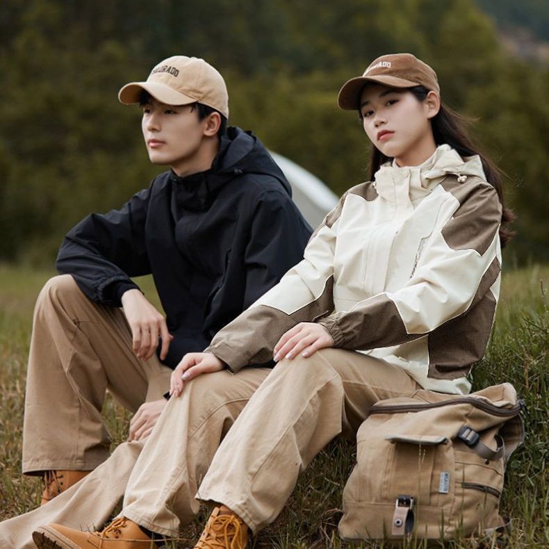 情侣款拼接三合一冲锋衣外套春秋季防风防水连帽男女夹克外套风衣