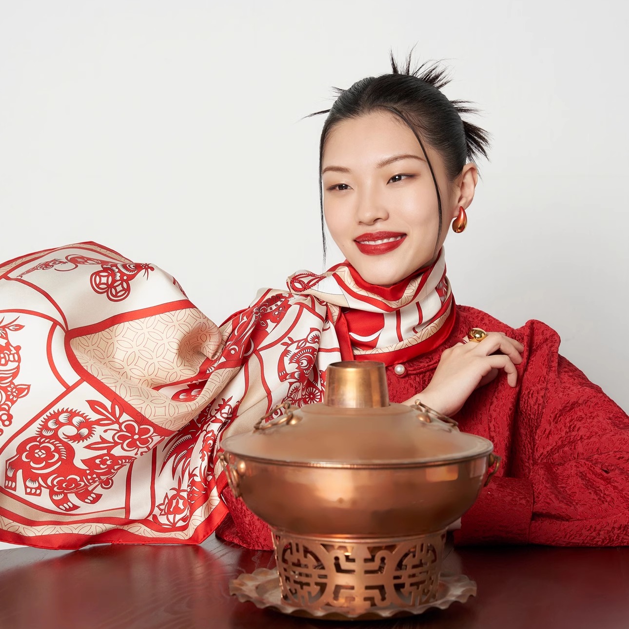 妩WOO多宝多福四季用生肖丝巾