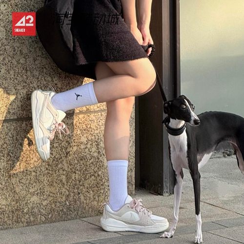 42运动家 AIR JORDAN CMFT ERA运动休闲低帮厚底篮球鞋HJ6777-100