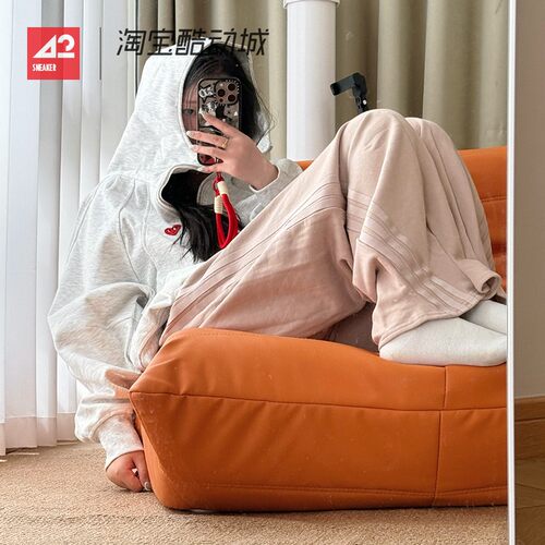 42运动家 Adidas 女子灯笼裤三条杠针织运动休闲宽松长裤 KC4001