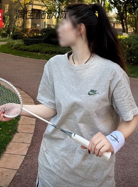 42运动家 Nike 纯色圆领纯棉短袖T恤 男女同款 灰色 FN3698-050