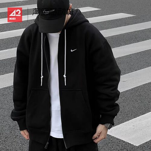42运动家 Nike SOLO复古刺绣加绒运动休闲连帽卫衣外套DR0404-010