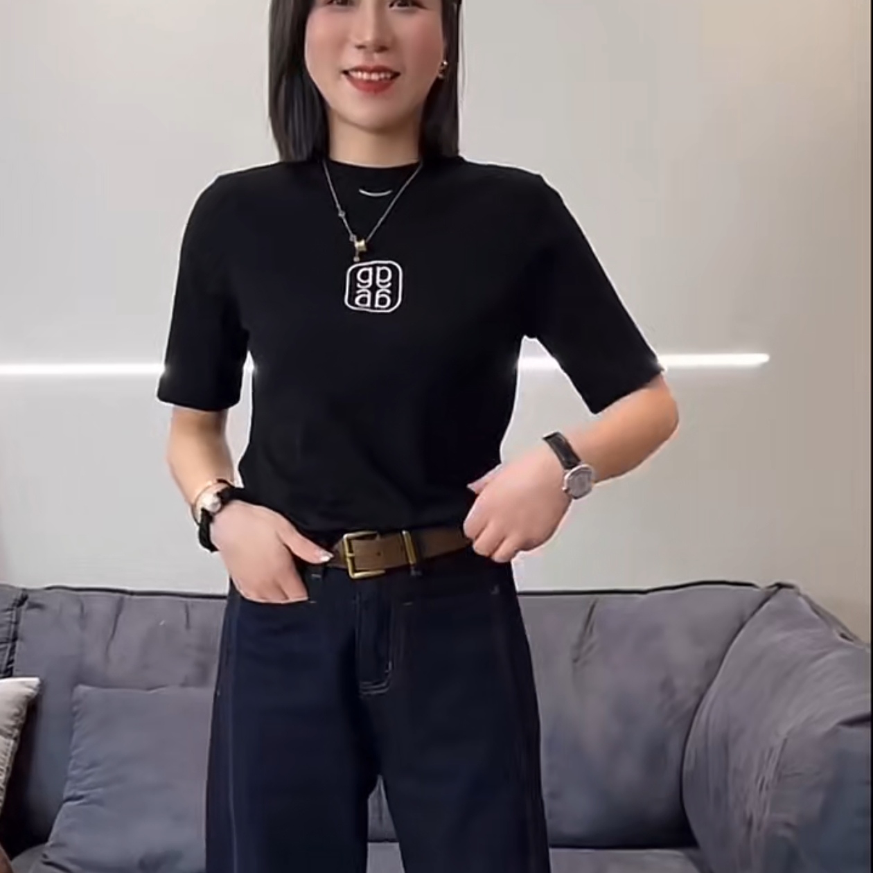 黑色百搭中袖T恤女刺绣纯棉五分袖修身打底内搭正肩高端显瘦女