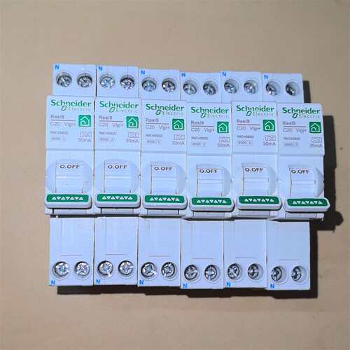 可维修正品Resi9 C20a一体化漏电保护器R9D4562
