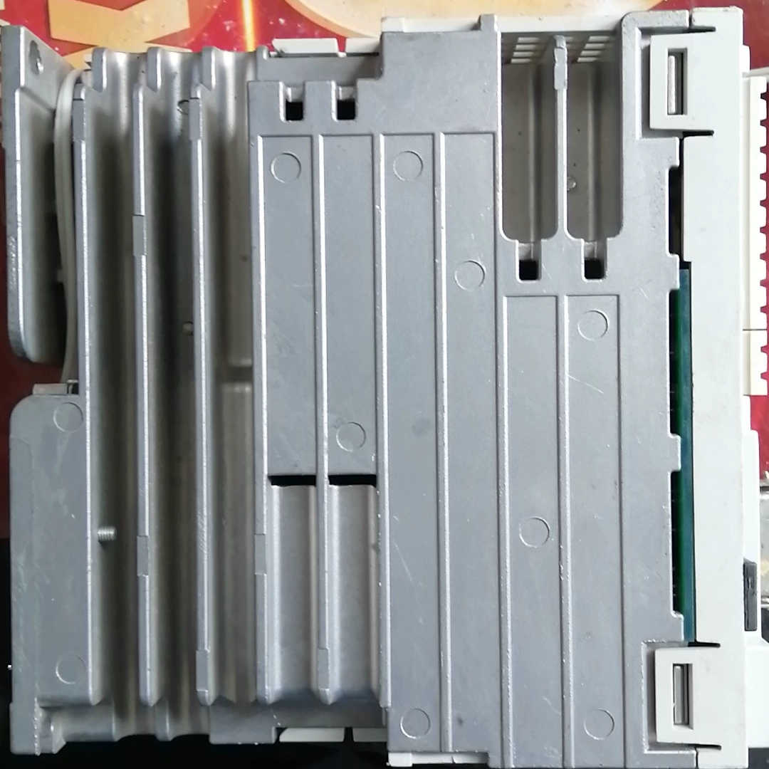 SMC驱动器LECSA2-S3，图片实拍，上电看最后两张图片议价