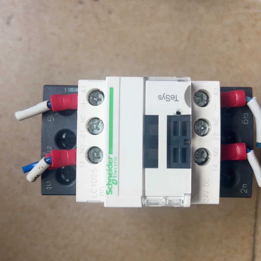 直流接触器LC1D32BDC24V、LC1D25BDC