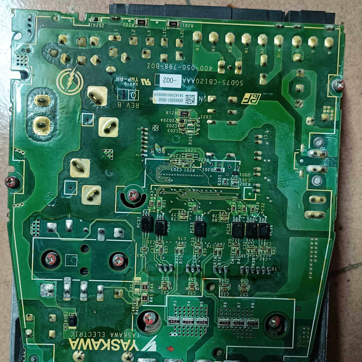 安川SGD7S-CB120AAA-002带模块现货功能包好测