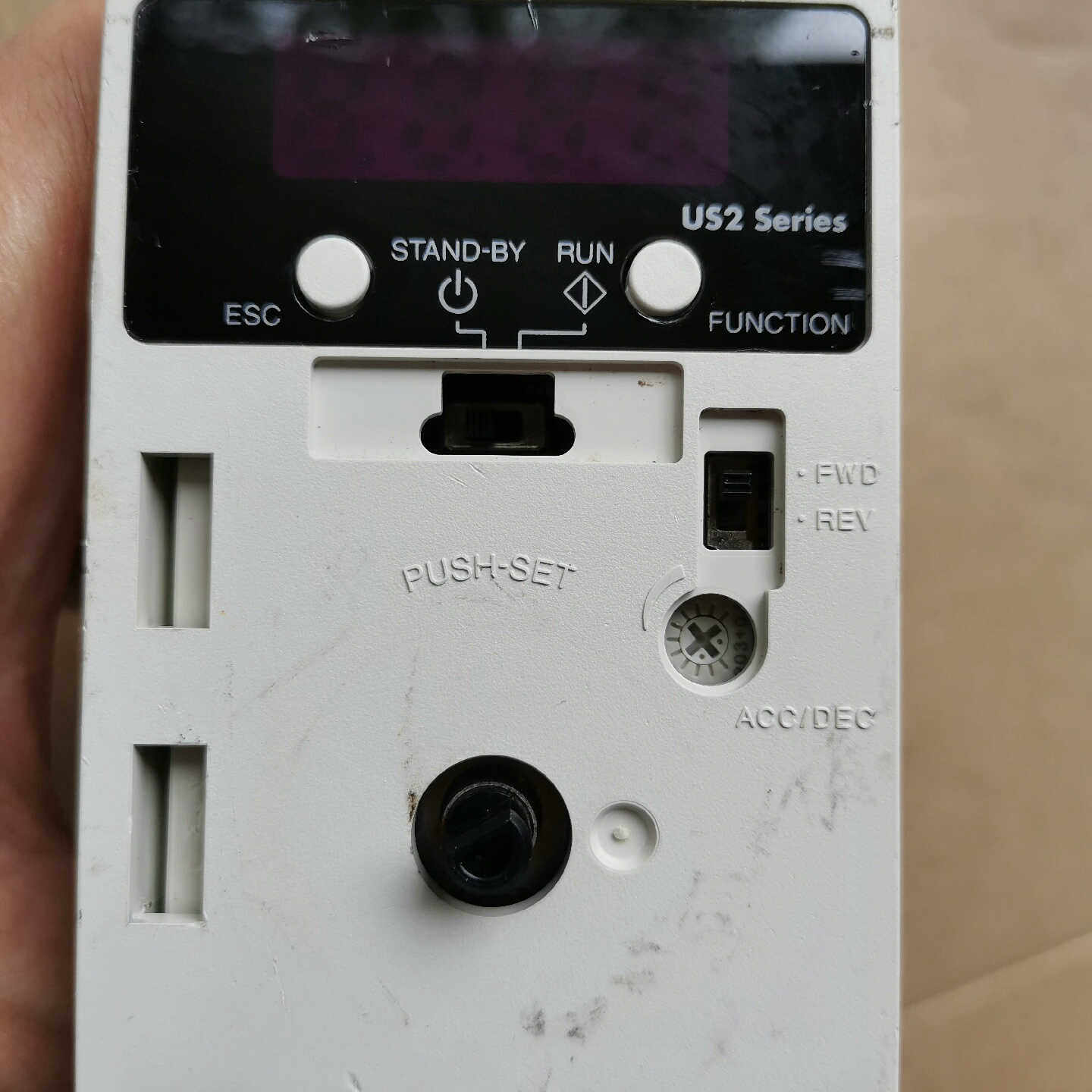 东方马达调速器US2D25-EC，二手拆机功能正常，实物拍摄