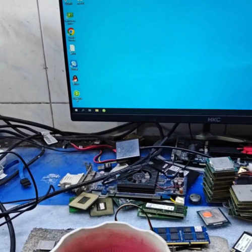 有一片i5 4570T的掉二个电阻，可以正常使用实物图，成色